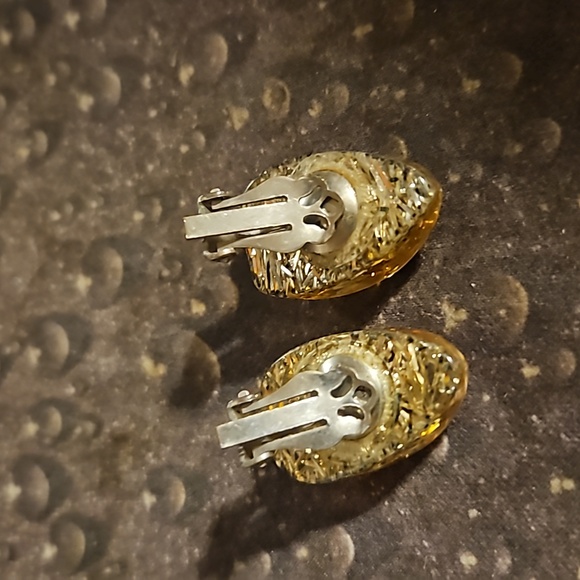 Vintage Confetti Goldtone Star Clip Earrings - Picture 3 of 3